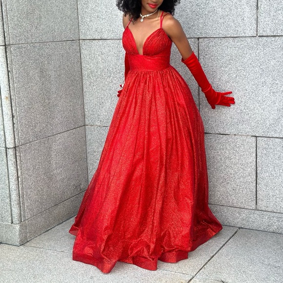 Red Glitter Prom/ wedding dress - Picture 7 of 8
